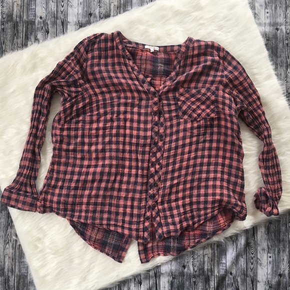 Maurices Tops - 🏅Maurices Plaid Button-Up Shirt